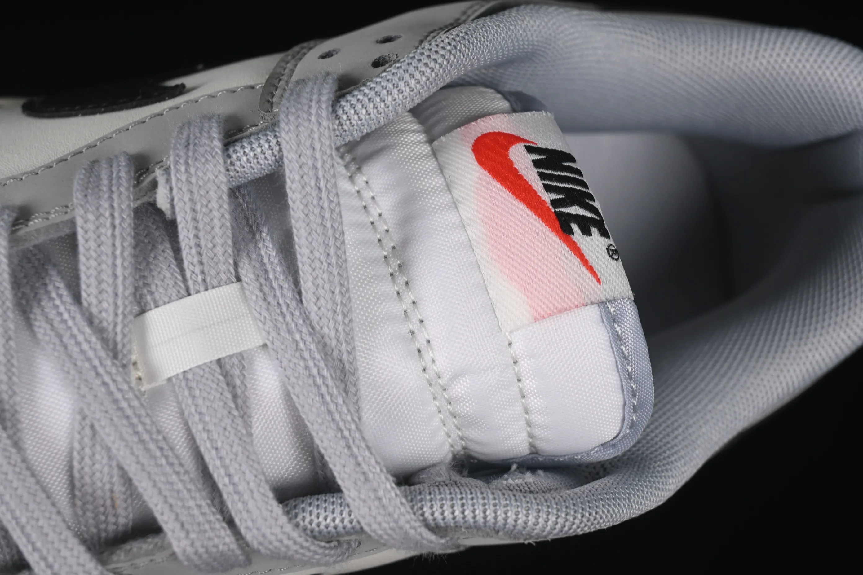 All categories Nk SB Dunk series Nk SB Dunk Low low-top sneakers Nike SB Dunk Low white, black and gray low-top casual sneakers IB3079-101